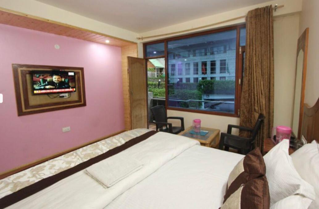 Hotel Devlok Inn Manāli Extérieur photo