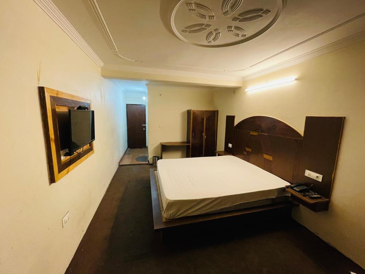 Hotel Devlok Inn Manāli Extérieur photo