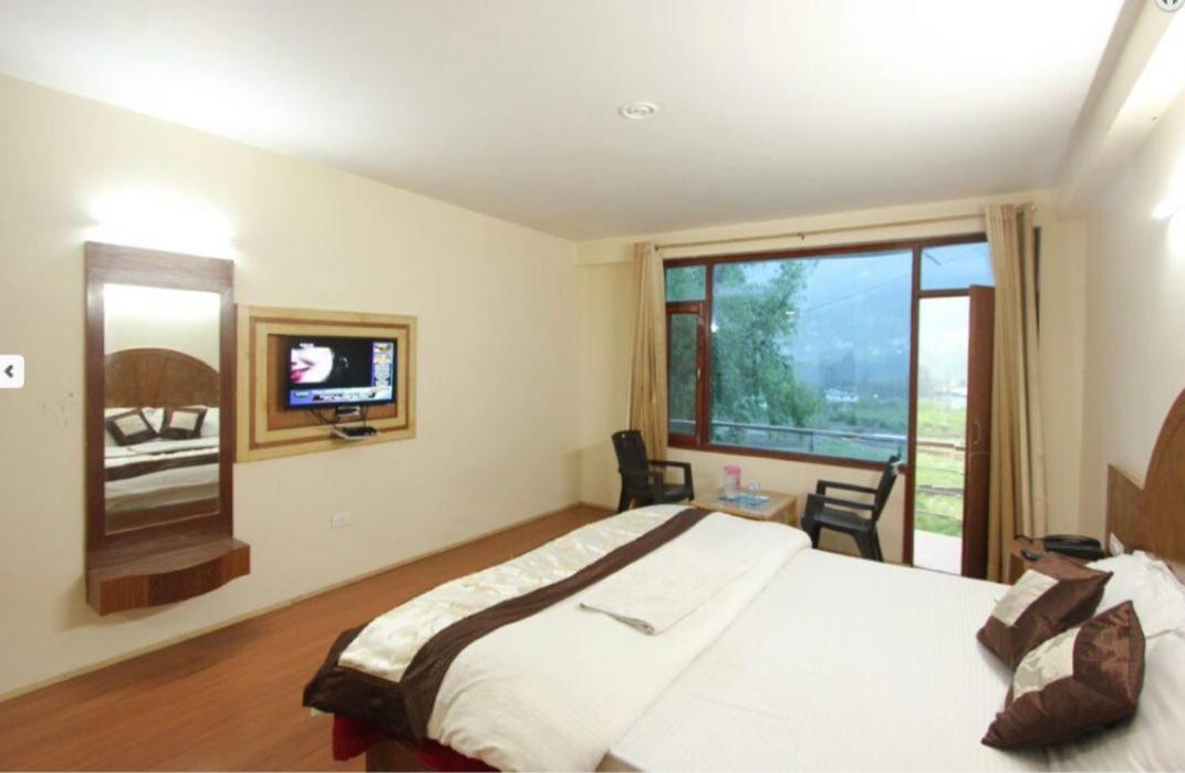 Hotel Devlok Inn Manāli Extérieur photo