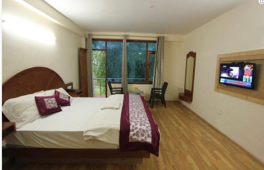 Hotel Devlok Inn Manāli Extérieur photo
